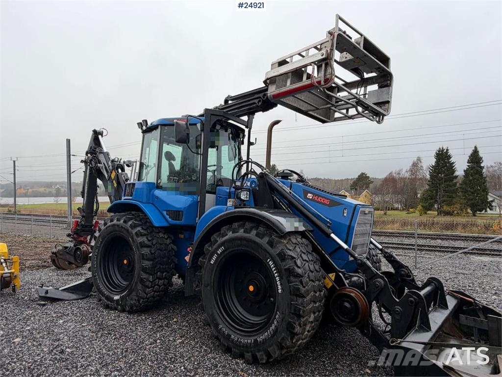 Huddig 1260B Tractor – 3 buckets, grapple, pallet forks,  Traktörler
