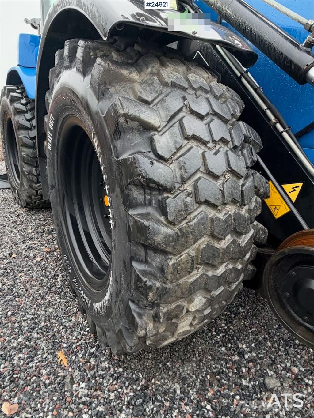 Huddig 1260B Tractor – 3 buckets, grapple, pallet forks,  Traktörler