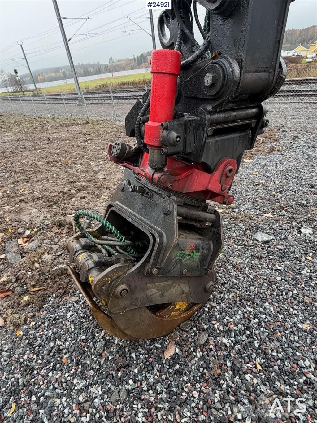 Huddig 1260B Tractor – 3 buckets, grapple, pallet forks,  Traktörler