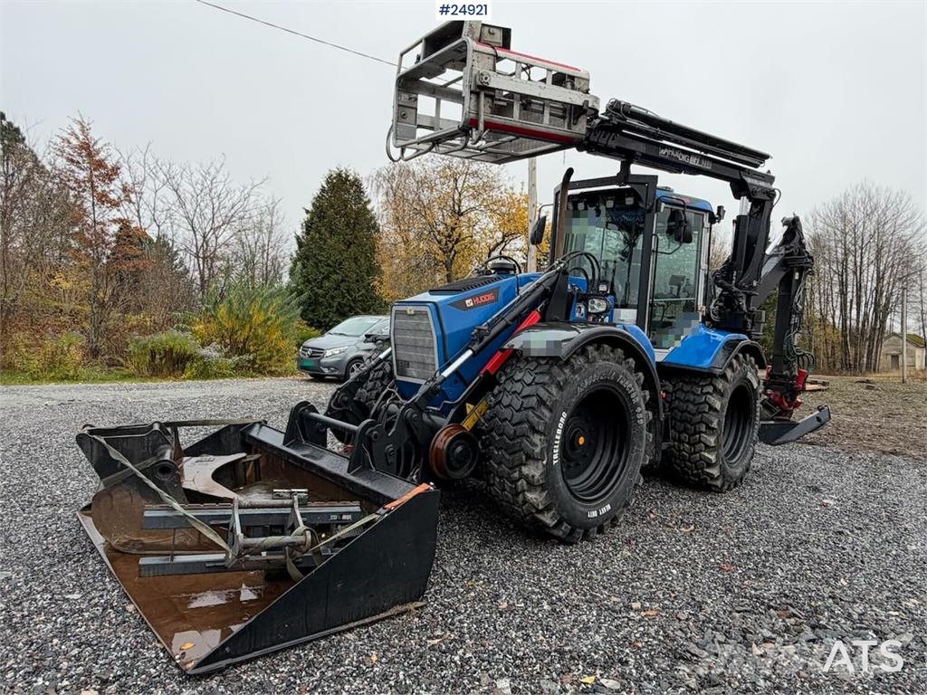 Huddig 1260B Tractor – 3 buckets, grapple, pallet forks,  Traktörler