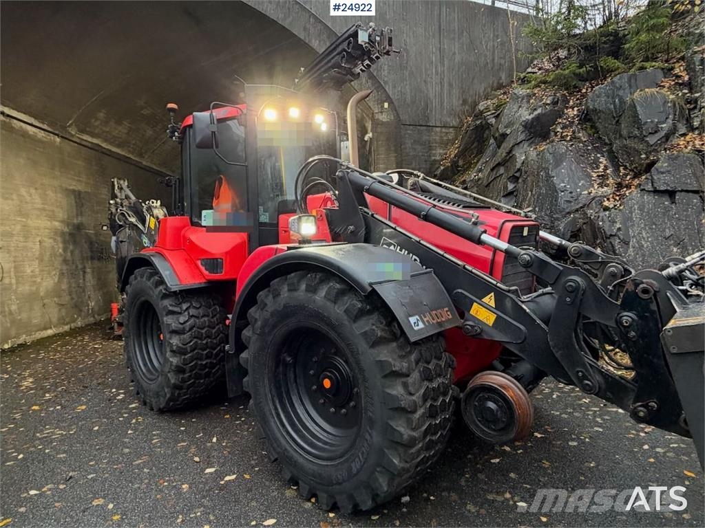 Huddig 1260B Tractor – Front bucket, grading bucket and p Traktori