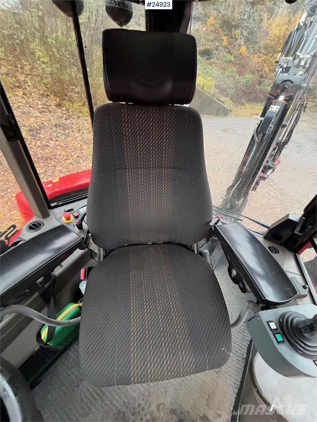 Huddig 1260B Tractor – Front bucket, grading bucket, tilt Traktori