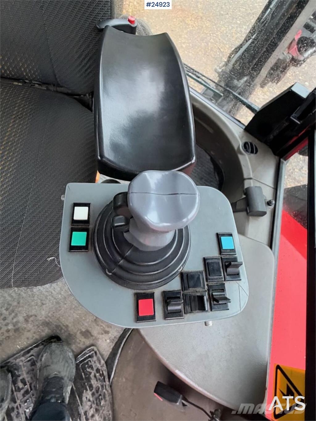 Huddig 1260B Tractor – Front bucket, grading bucket, tilt Traktori