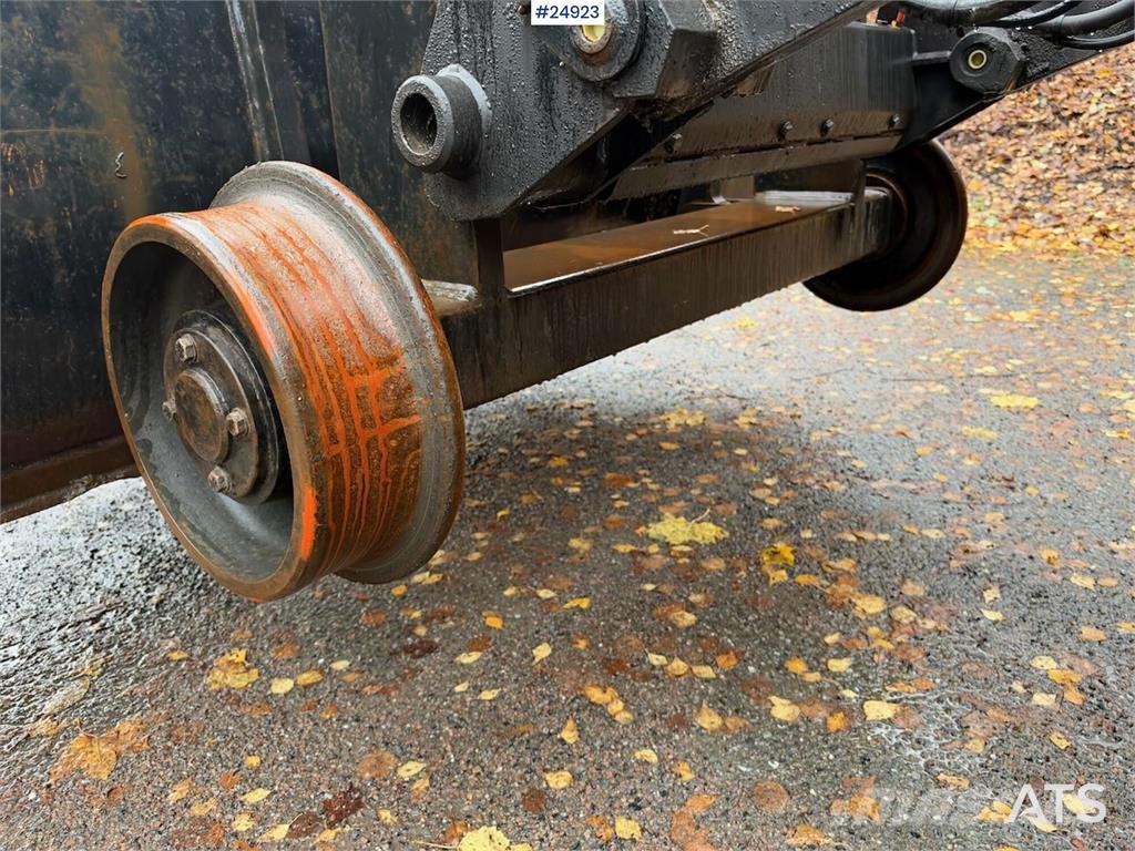 Huddig 1260B Tractor – Front bucket, grading bucket, tilt Traktori