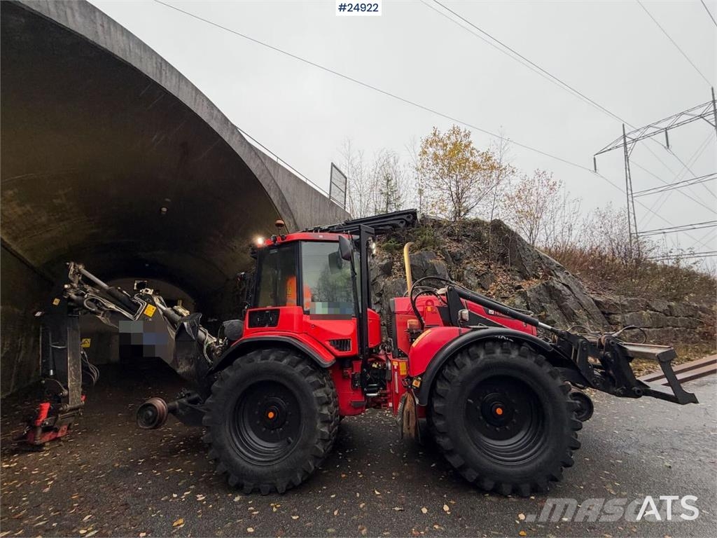 Huddig 1260B Tractor – Front bucket, grading bucket and p Traktori