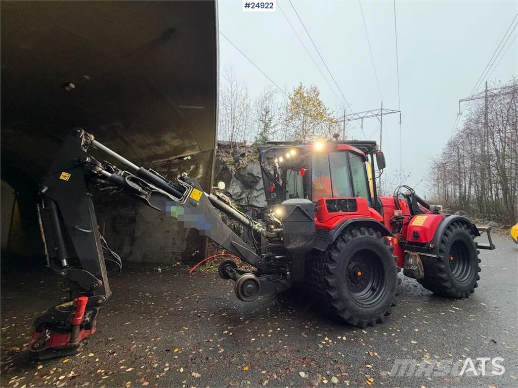 Huddig 1260B Tractor – Front bucket, grading bucket and p Traktori