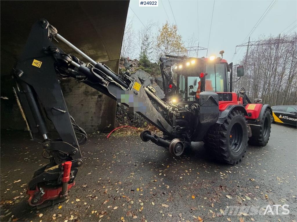 Huddig 1260B Tractor – Front bucket, grading bucket and p Traktori