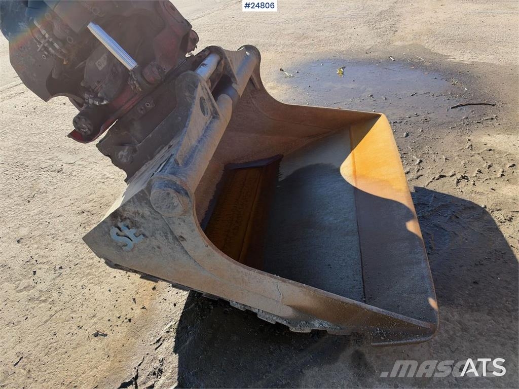 Hyundai Robex 140W-9A Wheeled excavator – tiltrotator and Hjulgravere