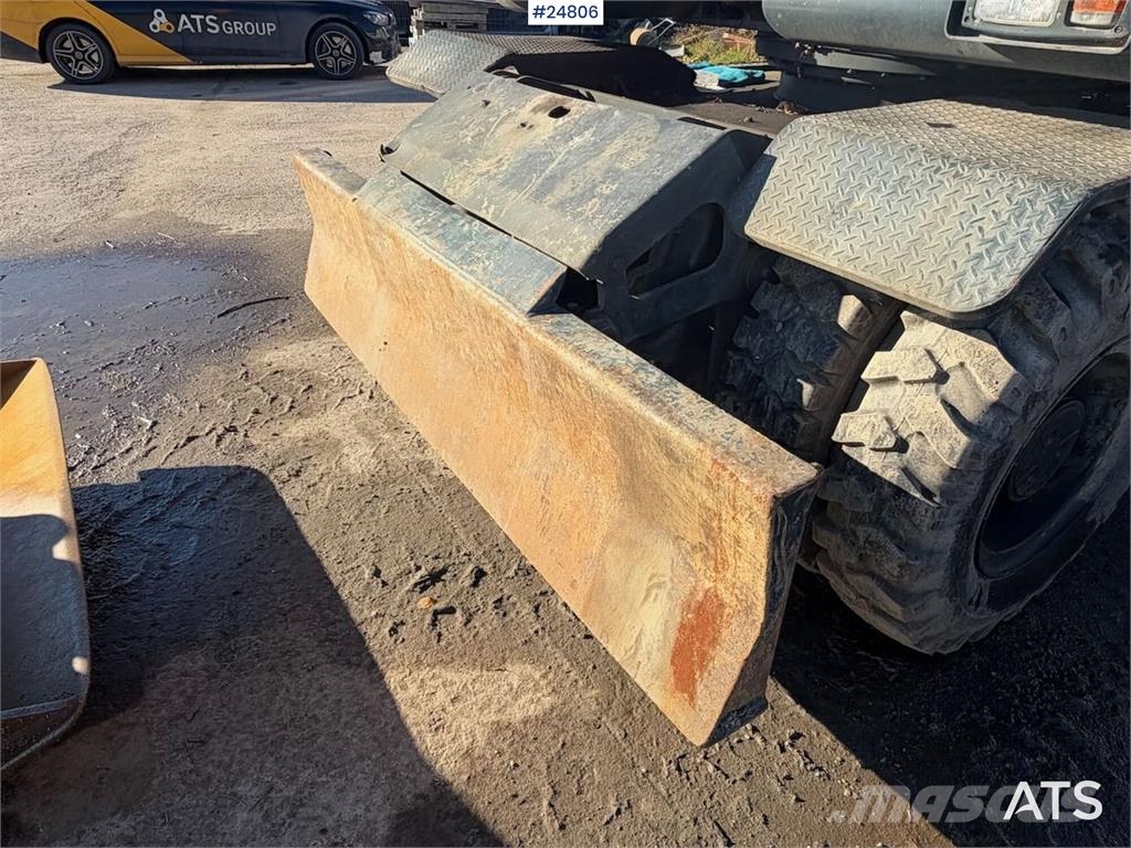 Hyundai Robex 140W-9A Wheeled excavator – tiltrotator and Hjulgravere