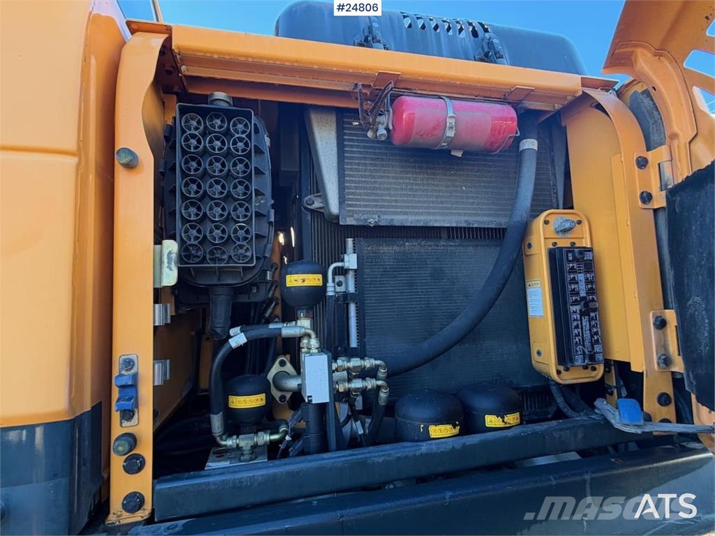 Hyundai Robex 140W-9A Wheeled excavator – tiltrotator and Hjulgravere
