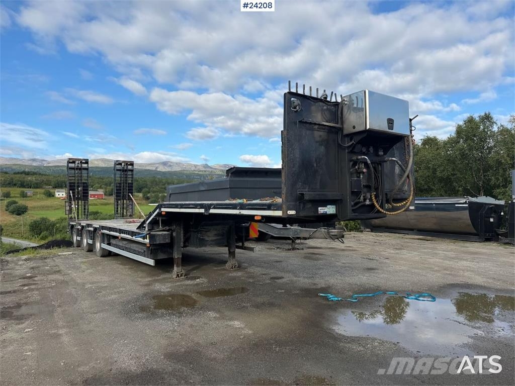 Istrail 3 axle machine trailer w/ extension, widening and  Zemie treileri