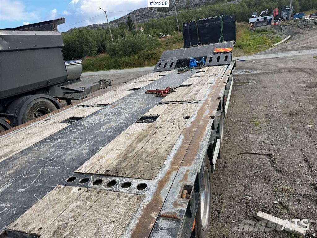 Istrail 3 axle machine trailer w/ extension, widening and  Zemie treileri