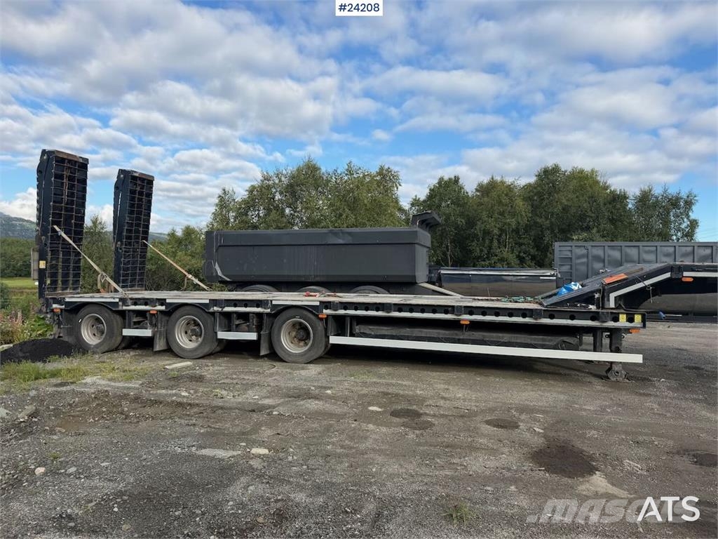 Istrail 3 axle machine trailer w/ extension, widening and  Zemie treileri