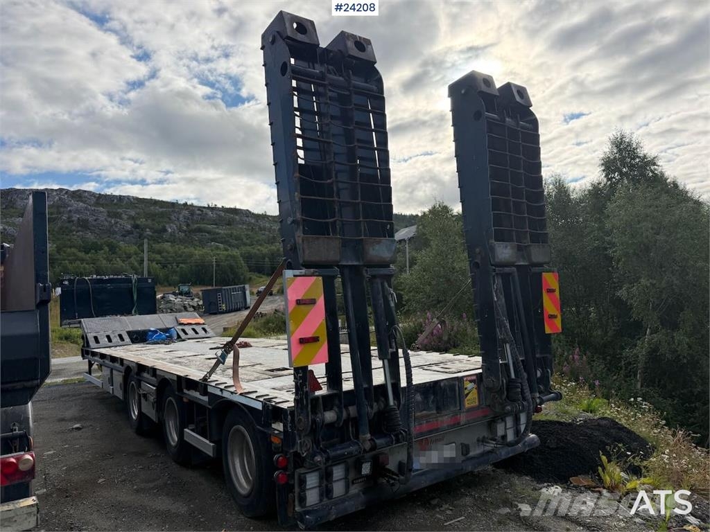 Istrail 3 axle machine trailer w/ extension, widening and  Zemie treileri