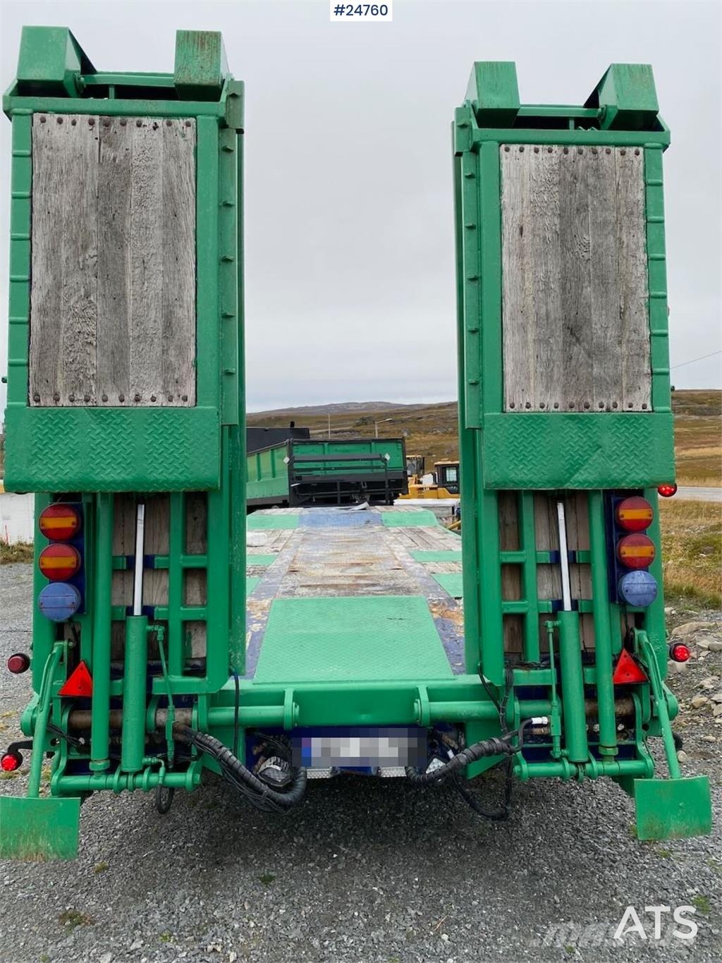 Istrail 3 axle machine trailer Низкорамные прицепы