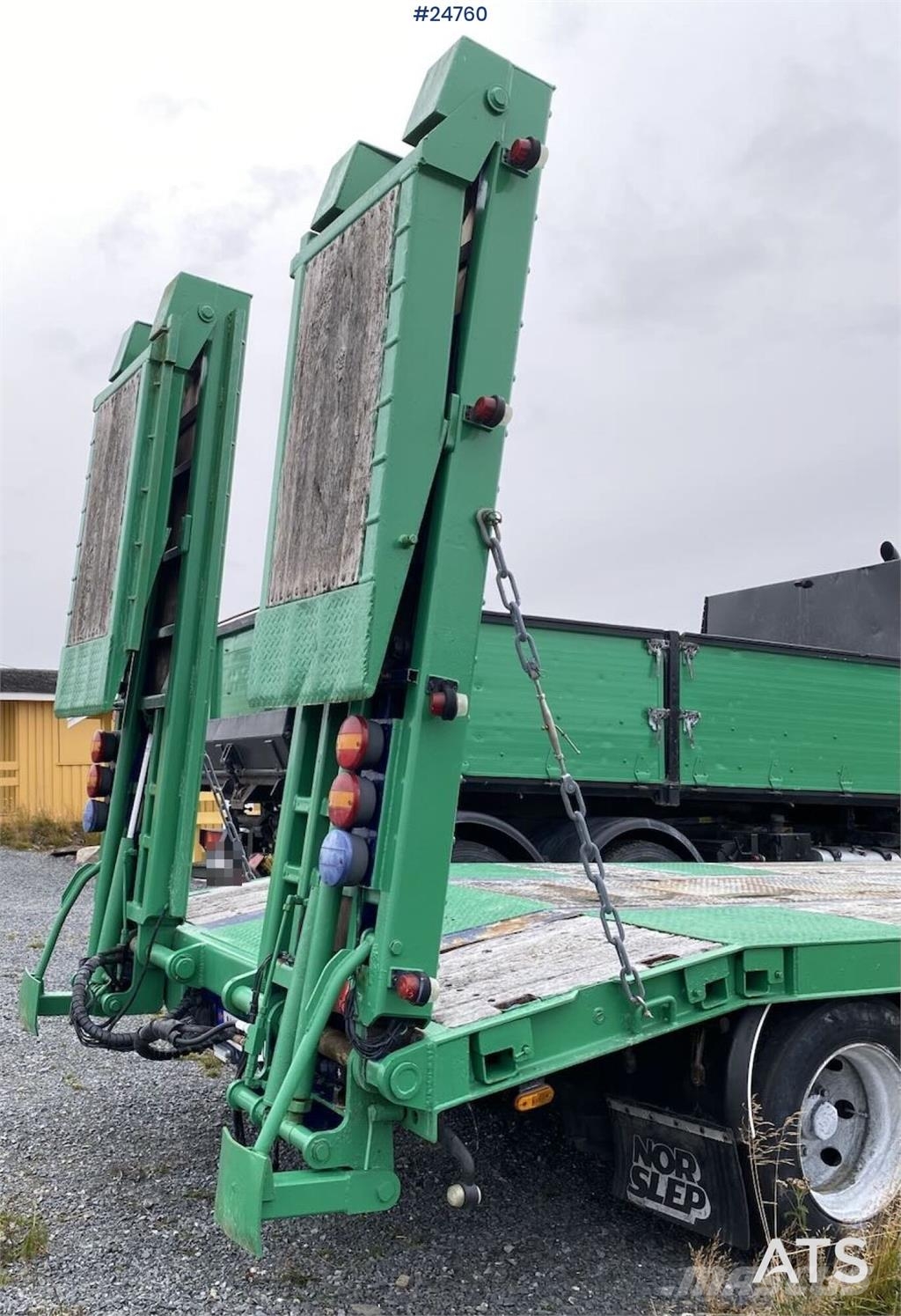 Istrail 3 axle machine trailer Низкорамные прицепы