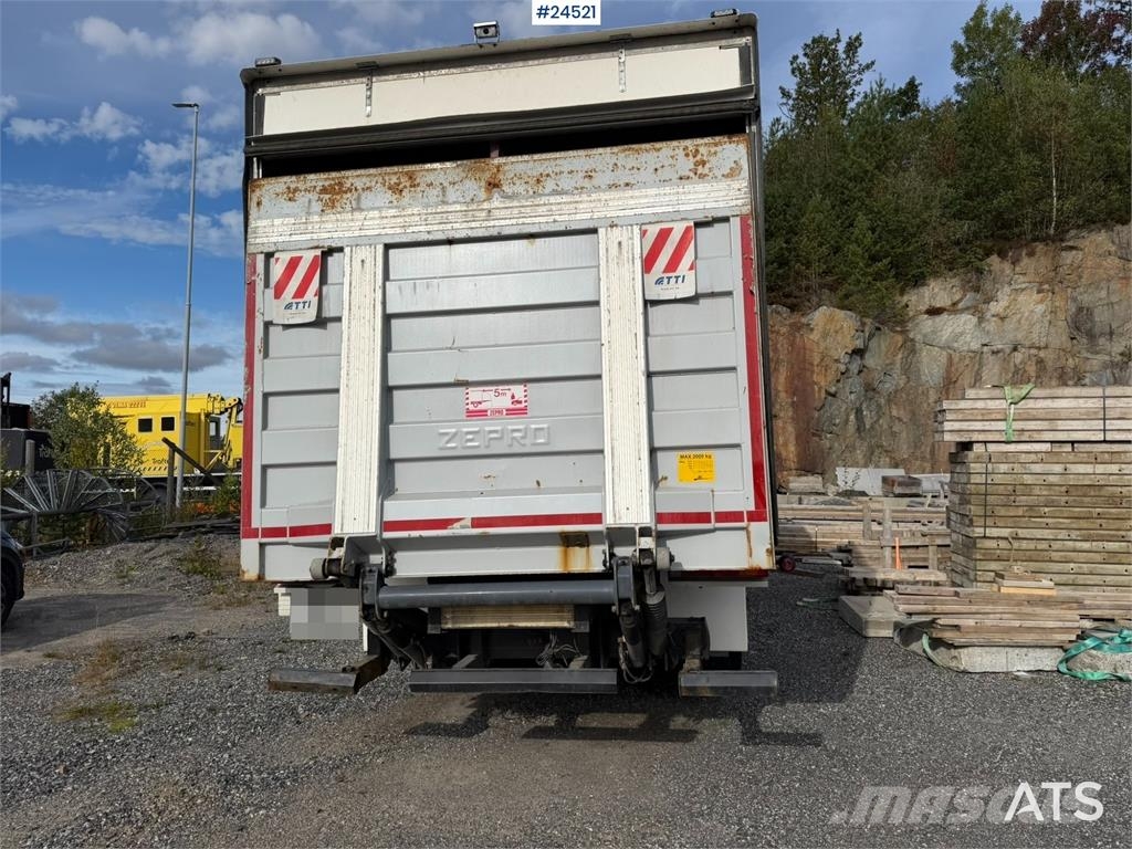 Iveco 190S35 Box truck – repair project with tail lift Box body trucks
