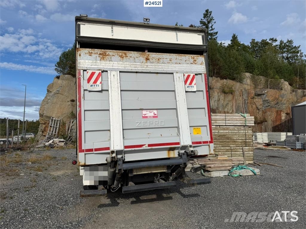 Iveco 190S35 Box truck – repair project with tail lift Box body trucks