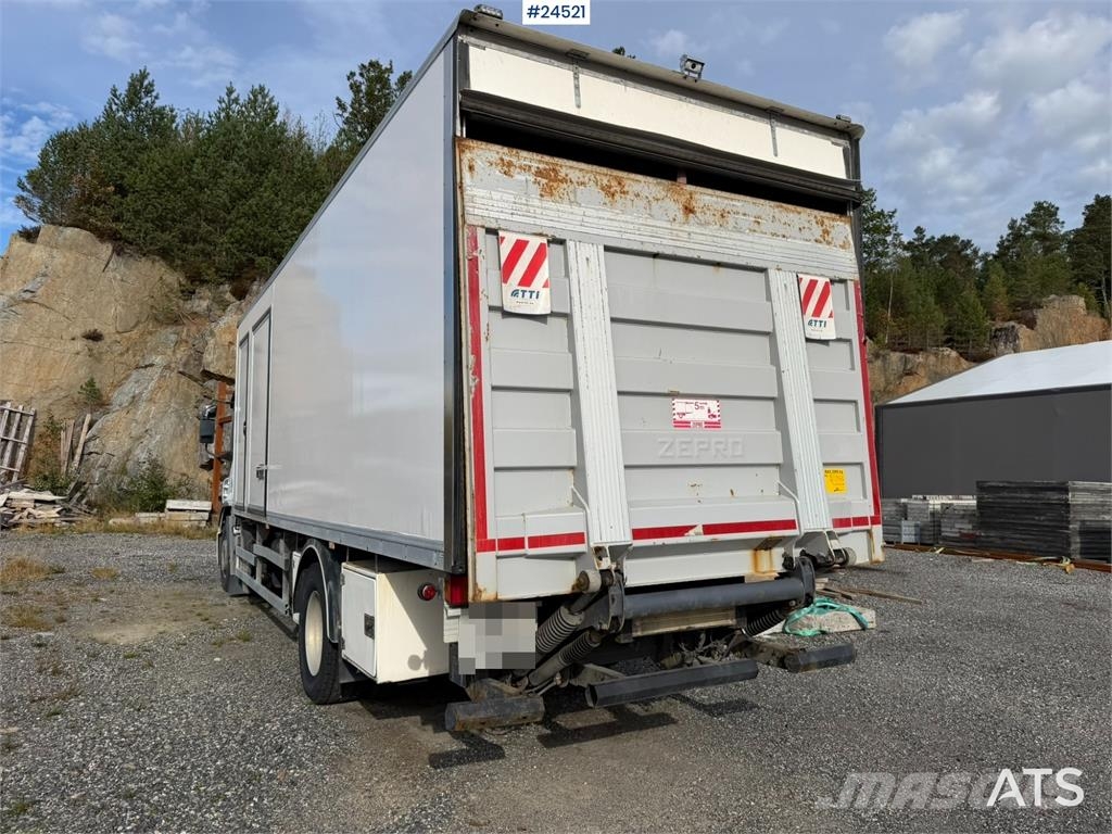 Iveco 190S35 Box truck – repair project with tail lift Box body trucks