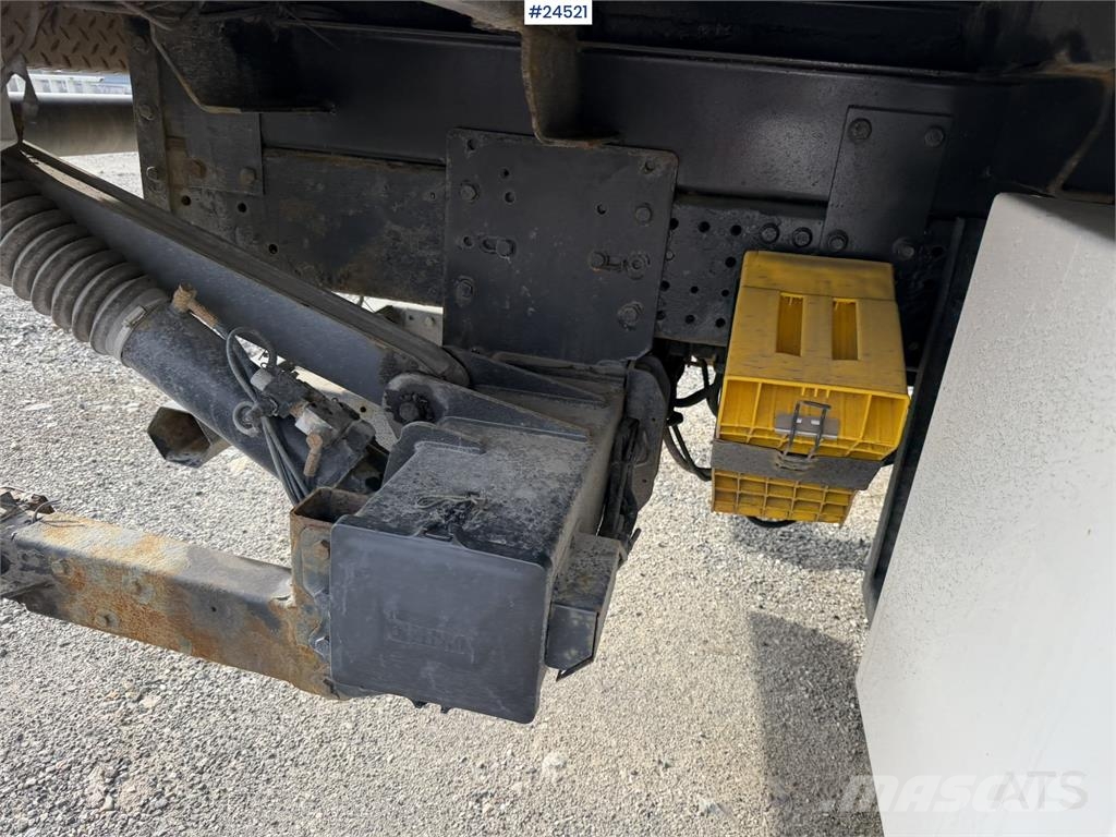 Iveco 190S35 Box truck – repair project with tail lift Box body trucks
