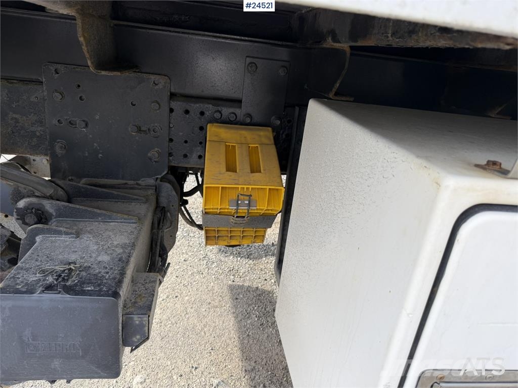 Iveco 190S35 Box truck – repair project with tail lift Box body trucks