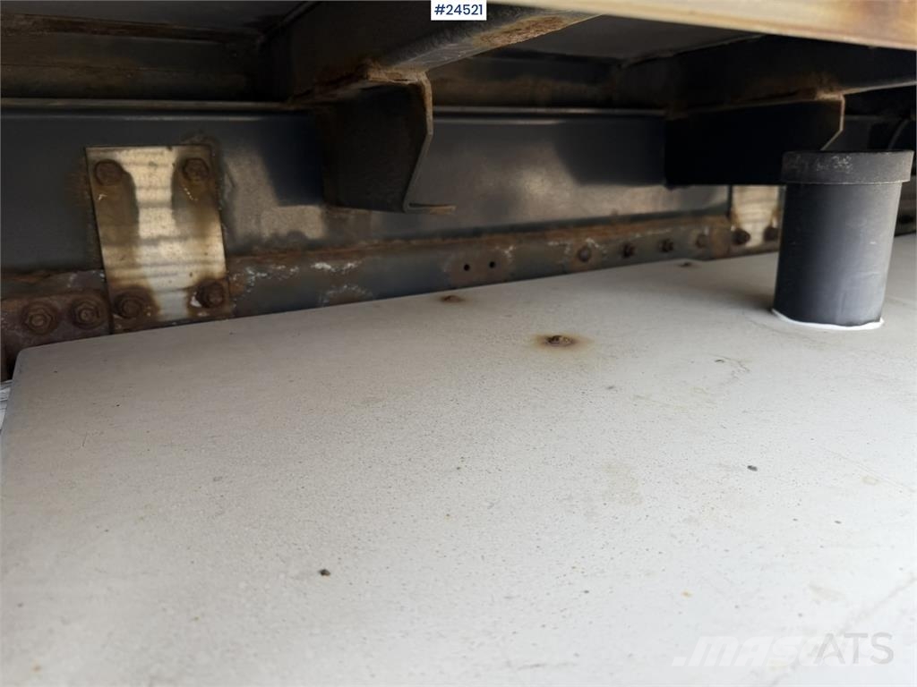 Iveco 190S35 Box truck – repair project with tail lift Box body trucks