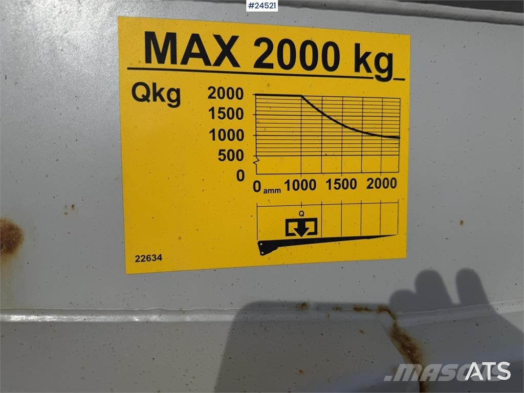 Iveco 190S35 Box truck – repair project with tail lift Box body trucks