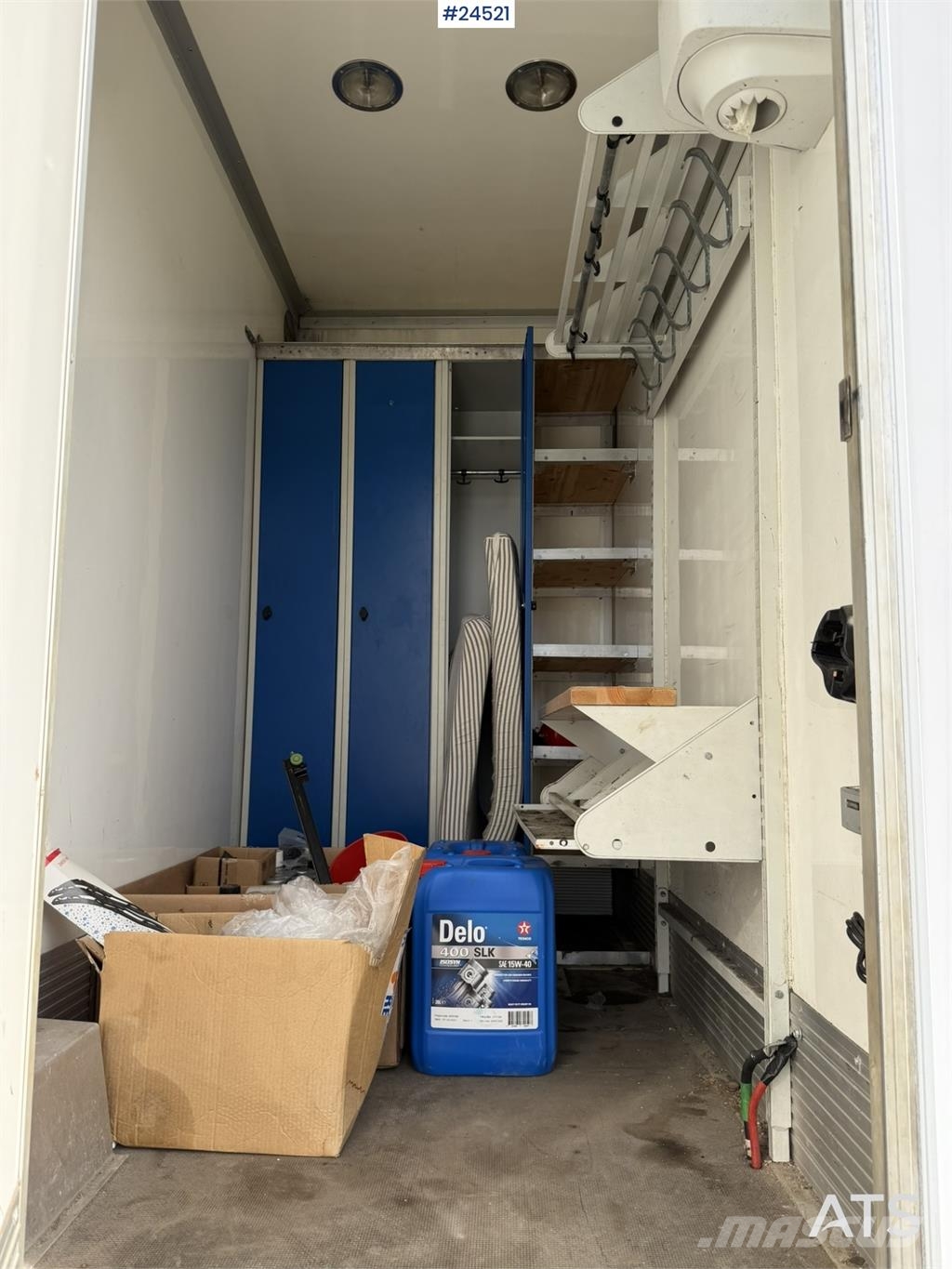 Iveco 190S35 Box truck – repair project with tail lift Box body trucks