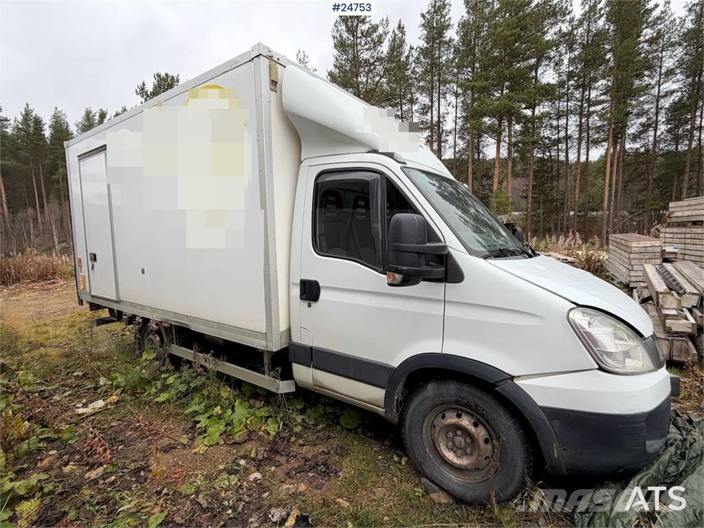 Iveco 35S14 4x2 Box truck - Side door and Zepro tail lif Skapbiler