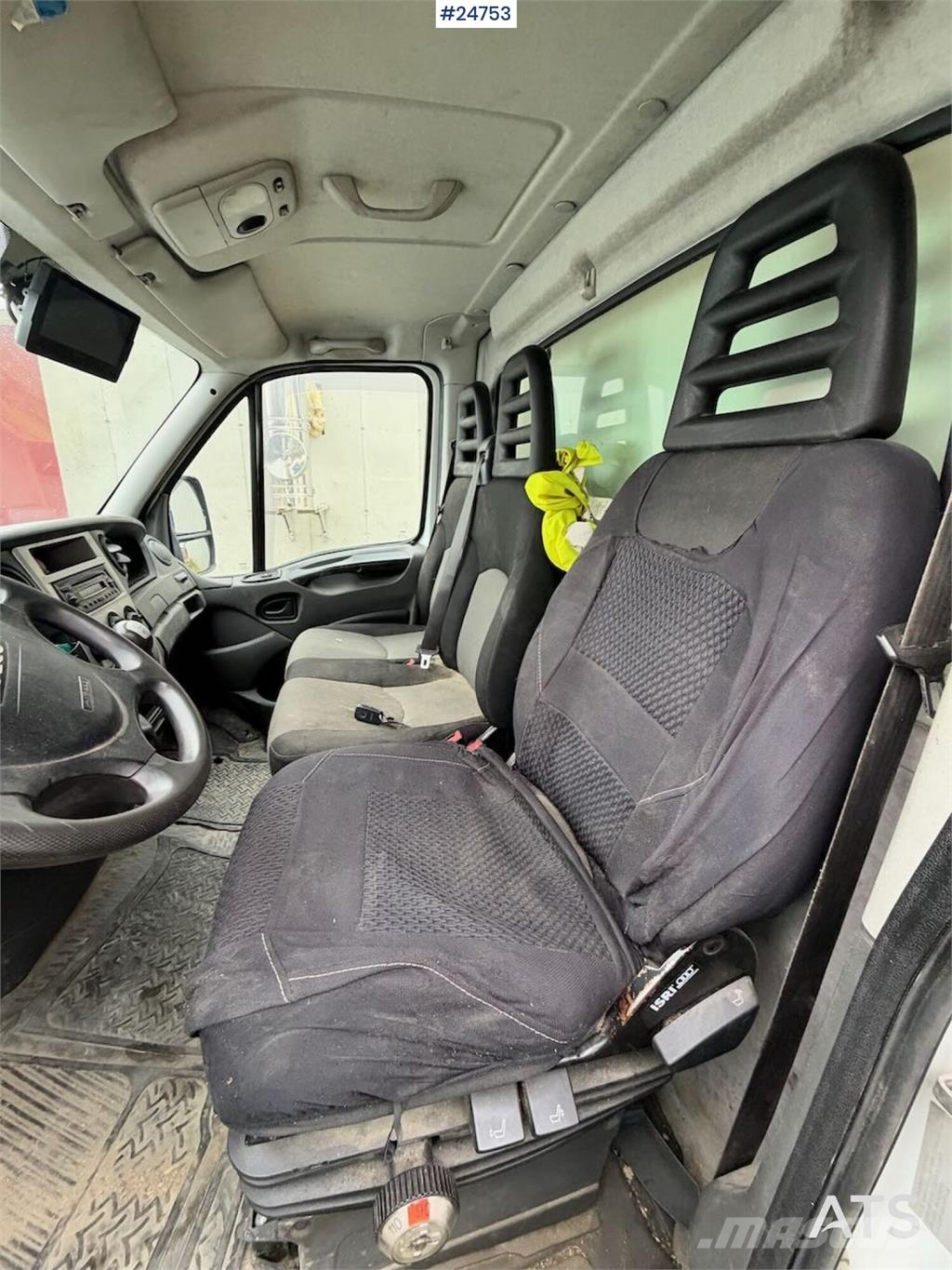 Iveco 35S14 4x2 Box truck - Side door and Zepro tail lif Skapbiler