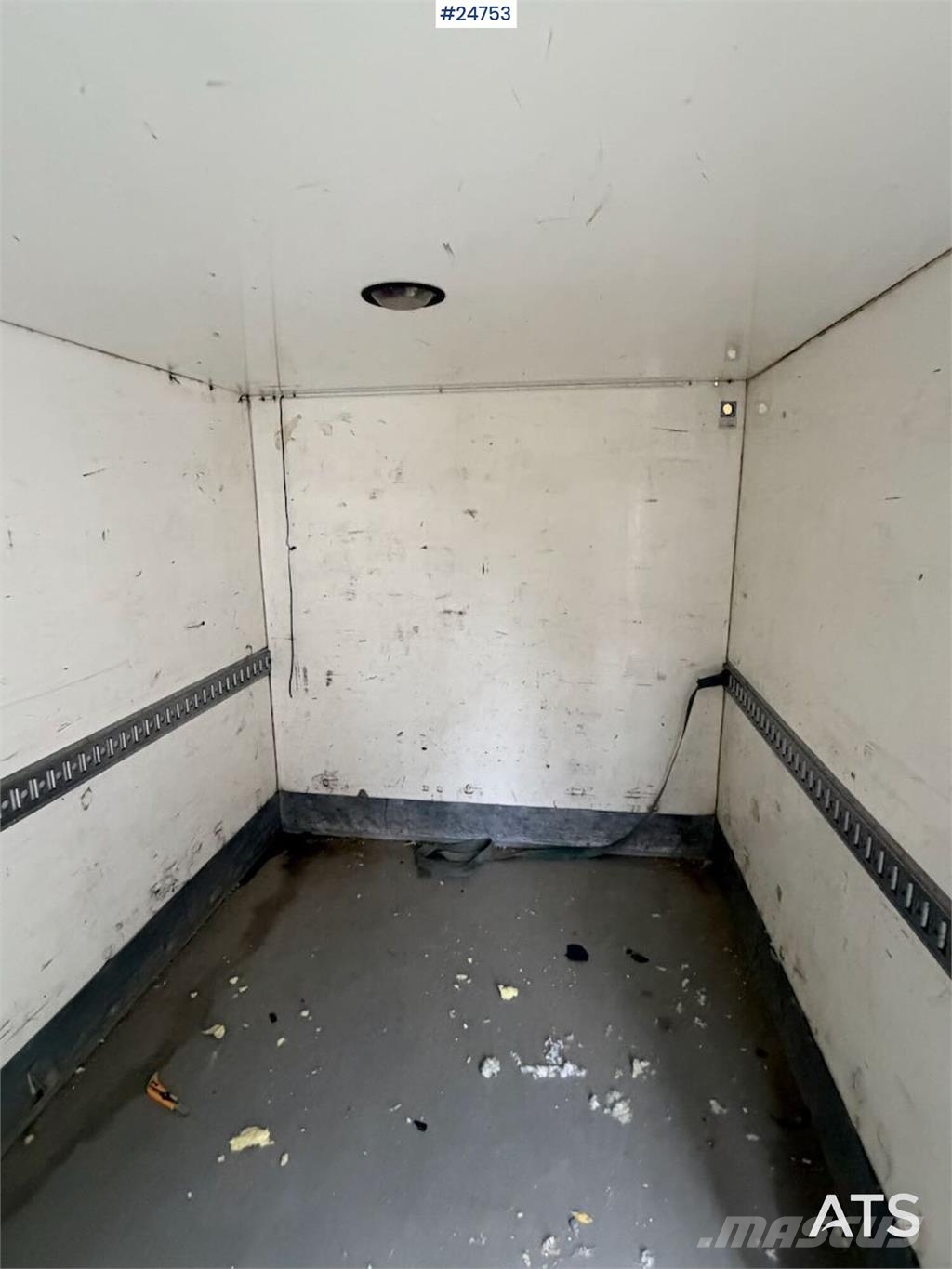 Iveco 35S14 4x2 Box truck - Side door and Zepro tail lif Skapbiler