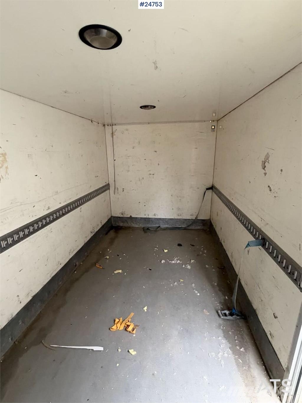 Iveco 35S14 4x2 Box truck - Side door and Zepro tail lif Skapbiler