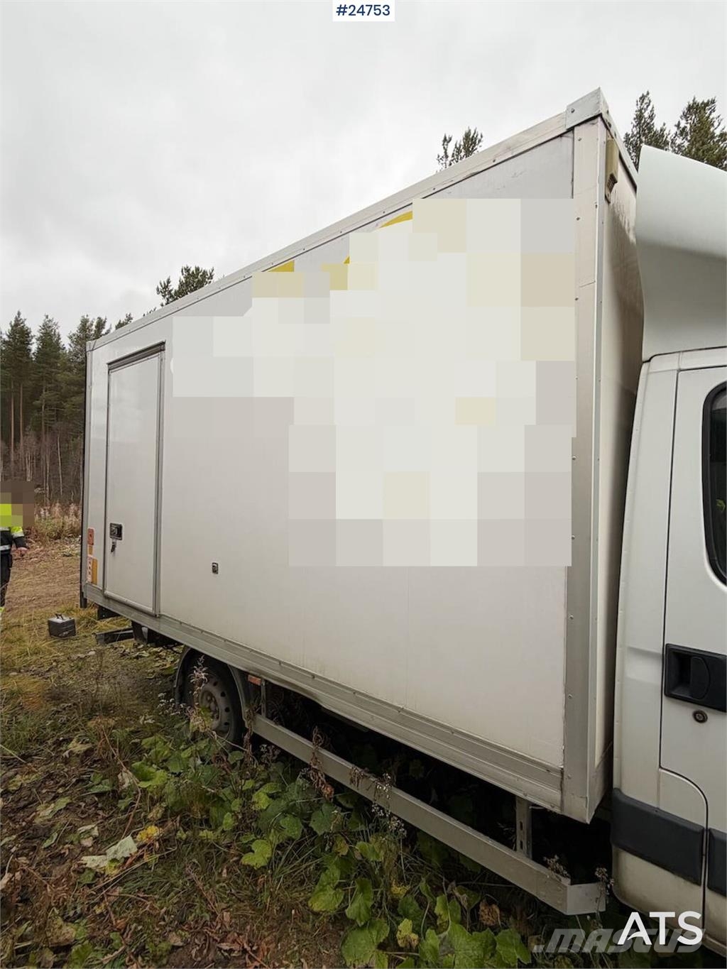 Iveco 35S14 4x2 Box truck - Side door and Zepro tail lif Skapbiler