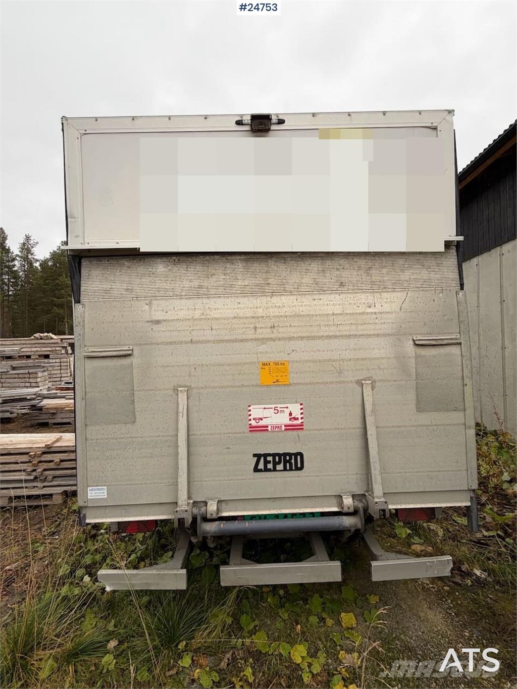Iveco 35S14 4x2 Box truck - Side door and Zepro tail lif Skapbiler