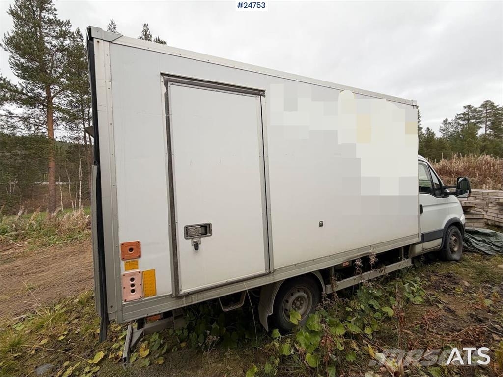 Iveco 35S14 4x2 Box truck - Side door and Zepro tail lif Skapbiler