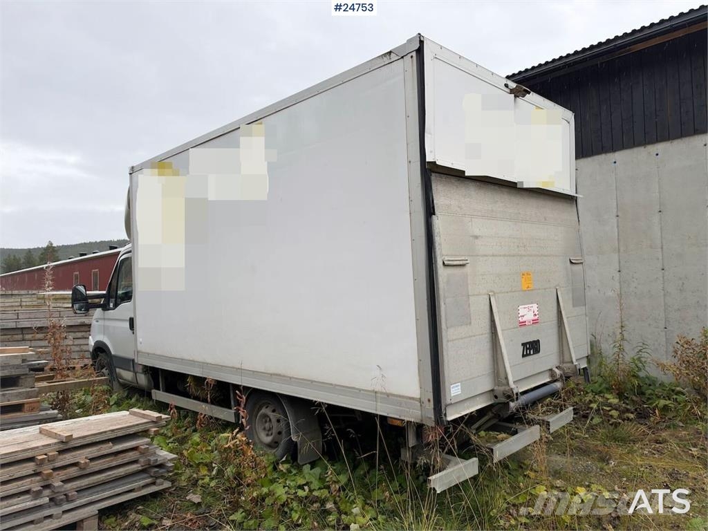 Iveco 35S14 4x2 Box truck - Side door and Zepro tail lif Skapbiler