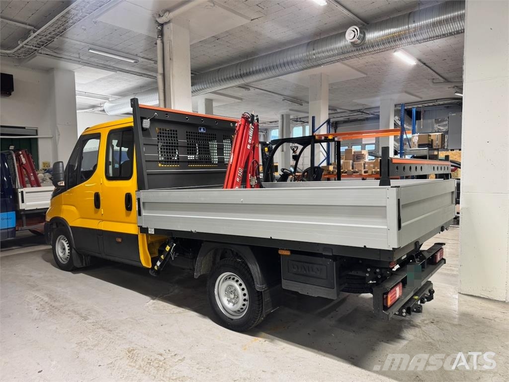 Iveco 35S18 flatbed truck with crane – 2 sets of tires – Pakettiautot