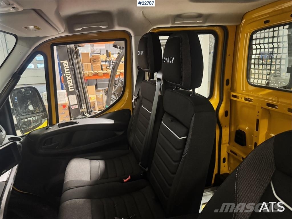 Iveco 35S18 flatbed truck with crane – 2 sets of tires – Pakettiautot