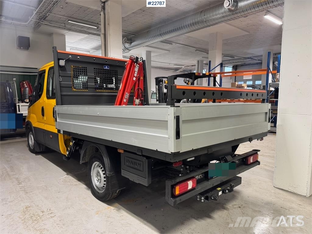 Iveco 35S18 flatbed truck with crane – 2 sets of tires – Pakettiautot