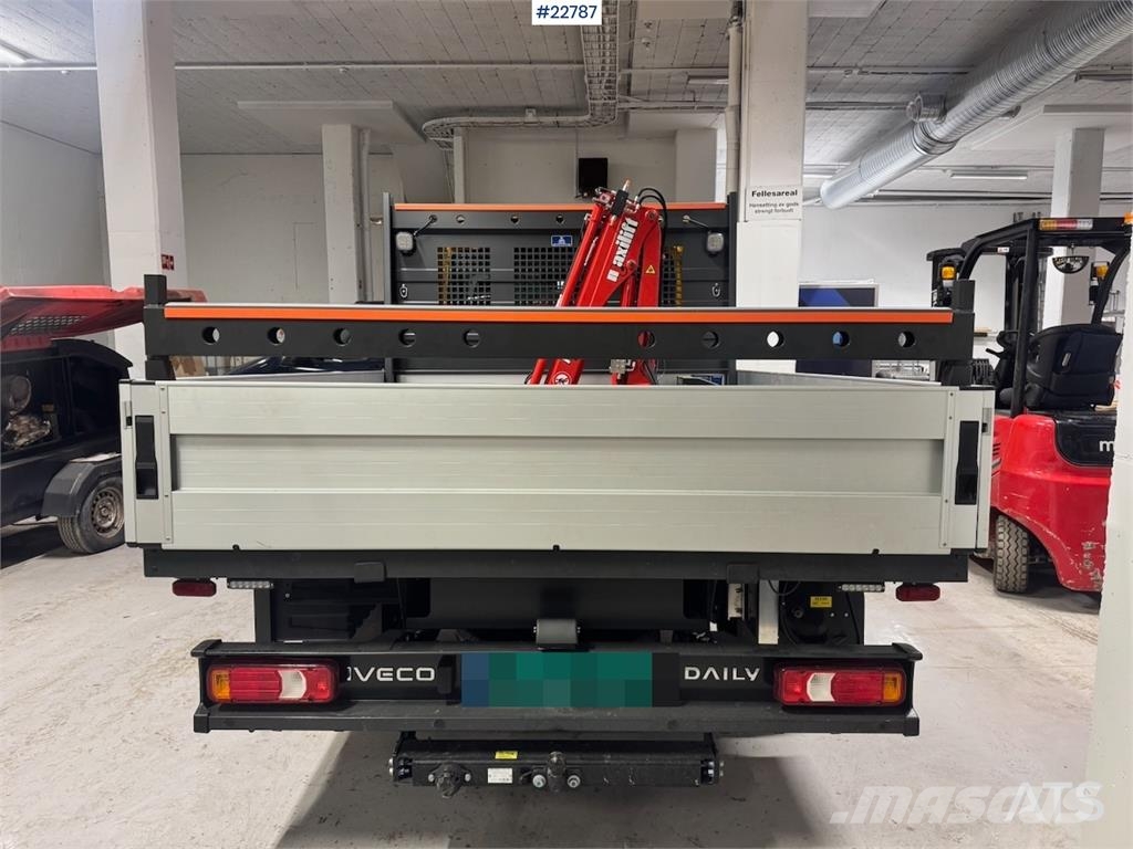 Iveco 35S18 flatbed truck with crane – 2 sets of tires – Pakettiautot