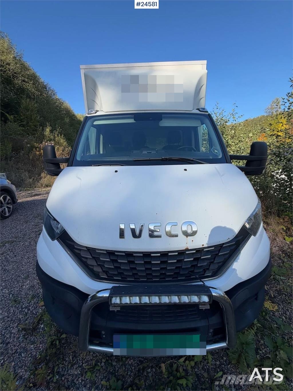 Iveco 4x2 Box truck - Zepro tail lift and side door ボックスボディー、ウイング、箱車