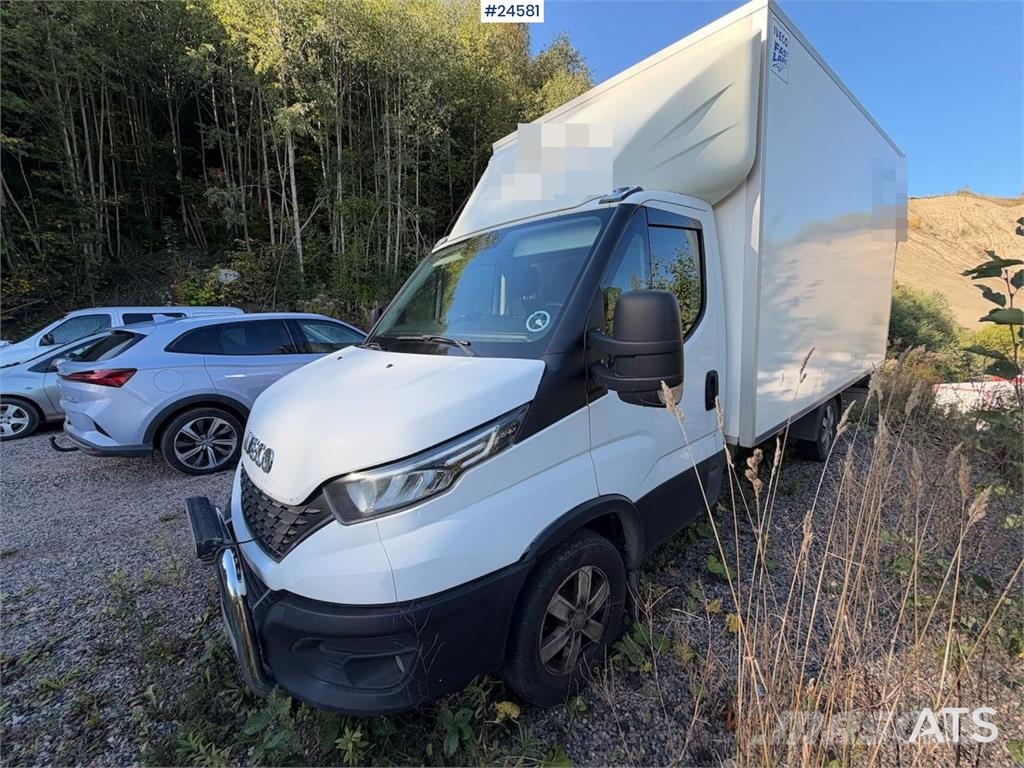 Iveco 4x2 Box truck - Zepro tail lift and side door ボックスボディー、ウイング、箱車