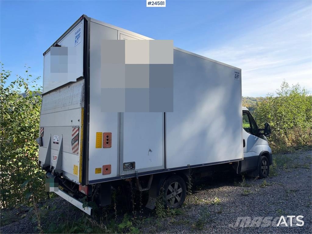 Iveco 4x2 Box truck - Zepro tail lift and side door ボックスボディー、ウイング、箱車