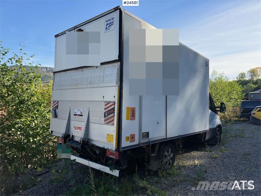 Iveco 4x2 Box truck - Zepro tail lift and side door ボックスボディー、ウイング、箱車