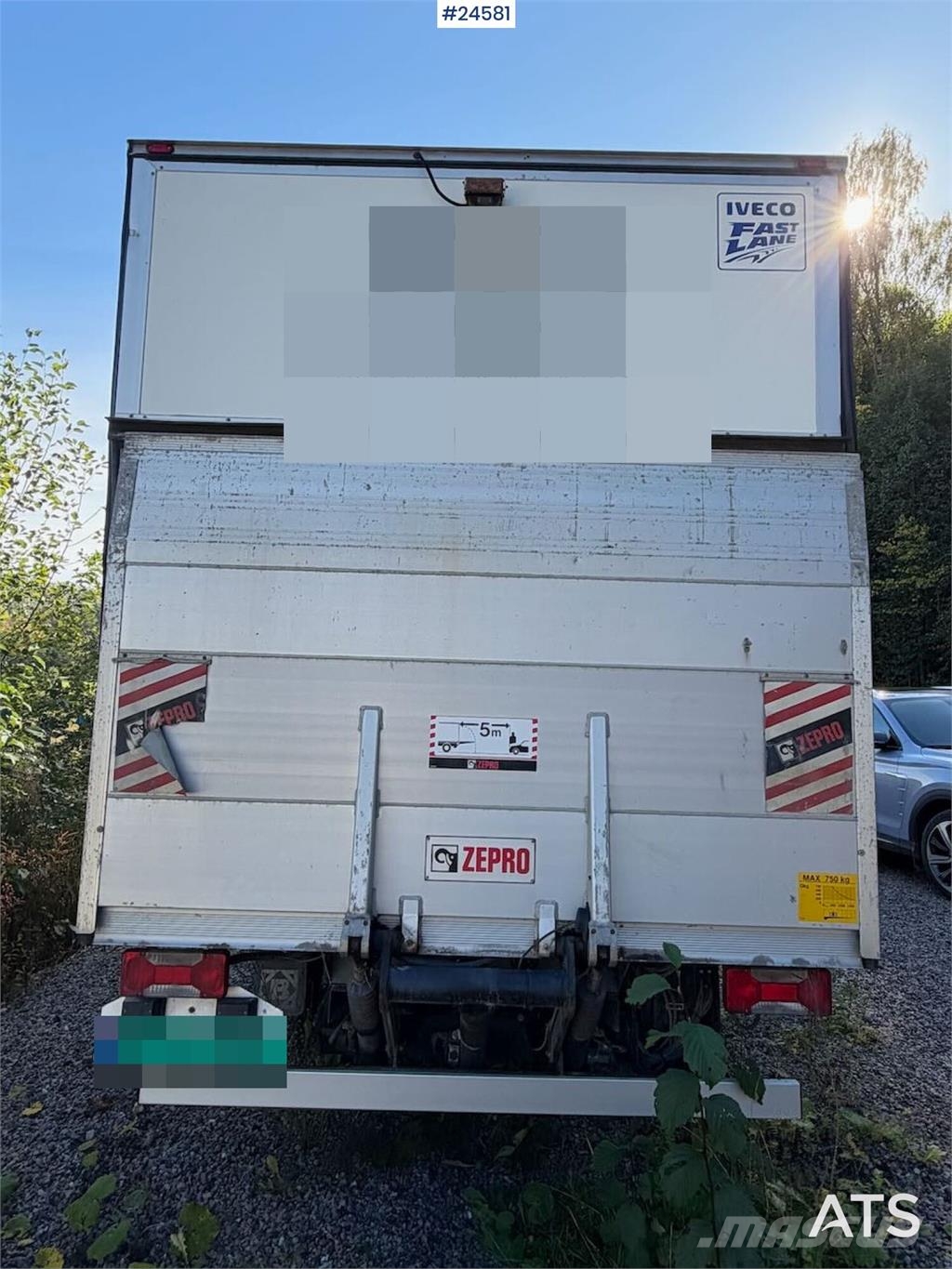 Iveco 4x2 Box truck - Zepro tail lift and side door ボックスボディー、ウイング、箱車