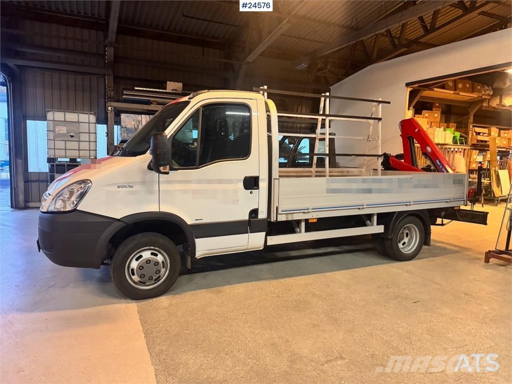 Iveco 50C18 Flatbed Truck with Rear-Mounted HMF Crane – Flakbilar