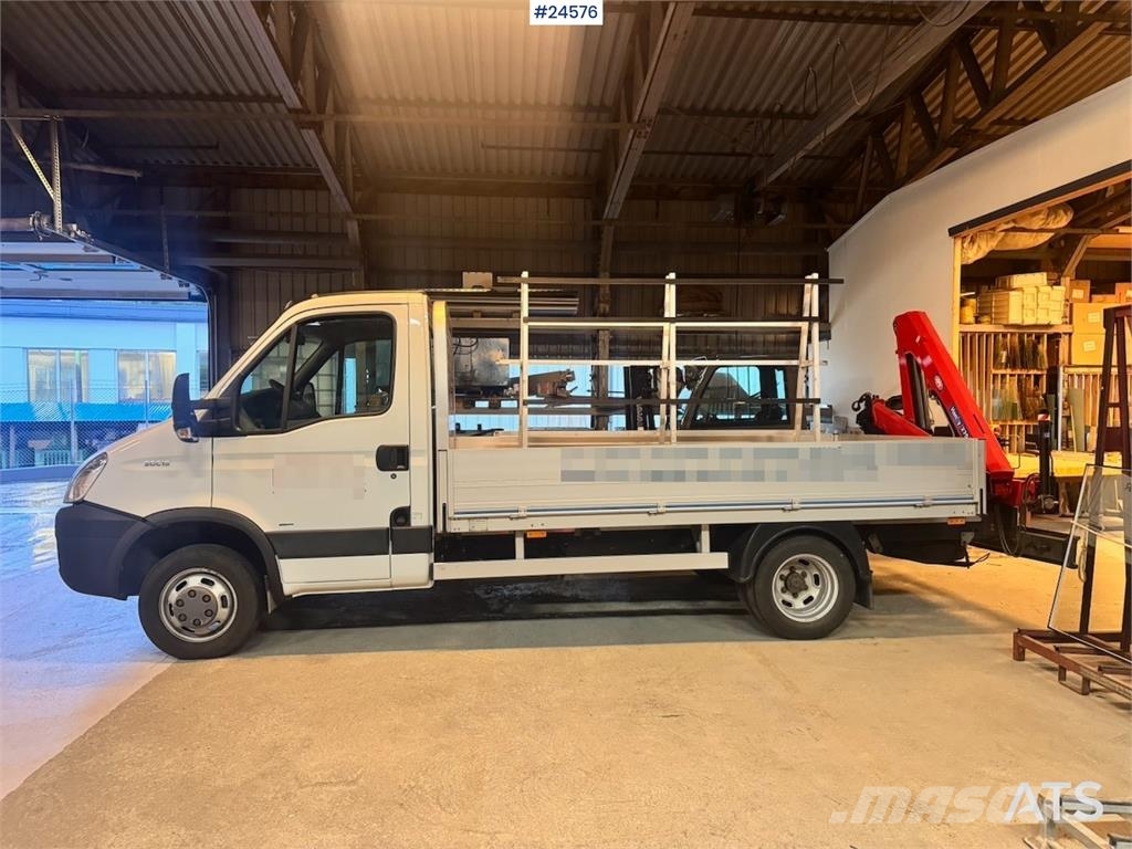 Iveco 50C18 Flatbed Truck with Rear-Mounted HMF Crane – Flakbilar