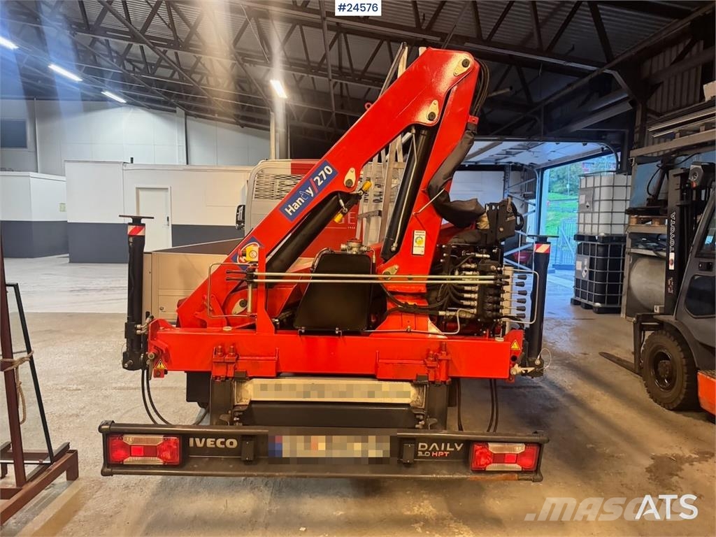 Iveco 50C18 Flatbed Truck with Rear-Mounted HMF Crane – Flakbilar