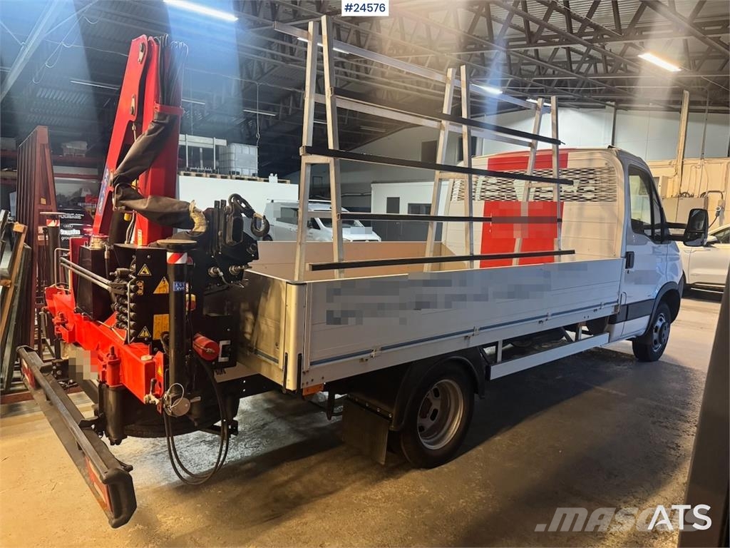 Iveco 50C18 Flatbed Truck with Rear-Mounted HMF Crane – Flakbilar