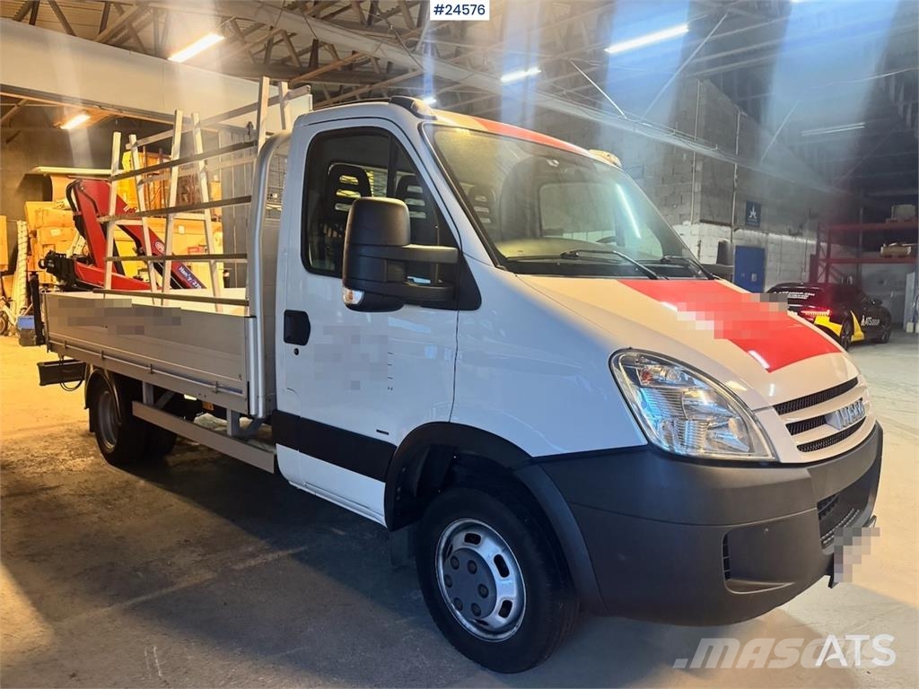 Iveco 50C18 Flatbed Truck with Rear-Mounted HMF Crane – Flakbilar